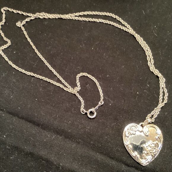 Silvertone Necklace with 2-Sided Heart Pendant - Picture 7 of 8